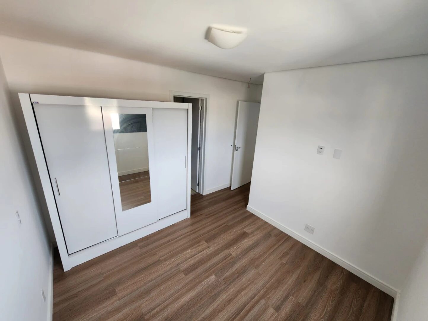 Foto 6 de Apartamento de 2 quartos (1 suíte) com varanda gourmet no Skyvision, Centro