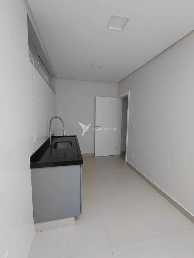 Foto 4 de Apartamento de 2 quartos (1 suíte) com 73 m² para alugar na Rua Doutor Silvestre Ferraz, Pinheirinho