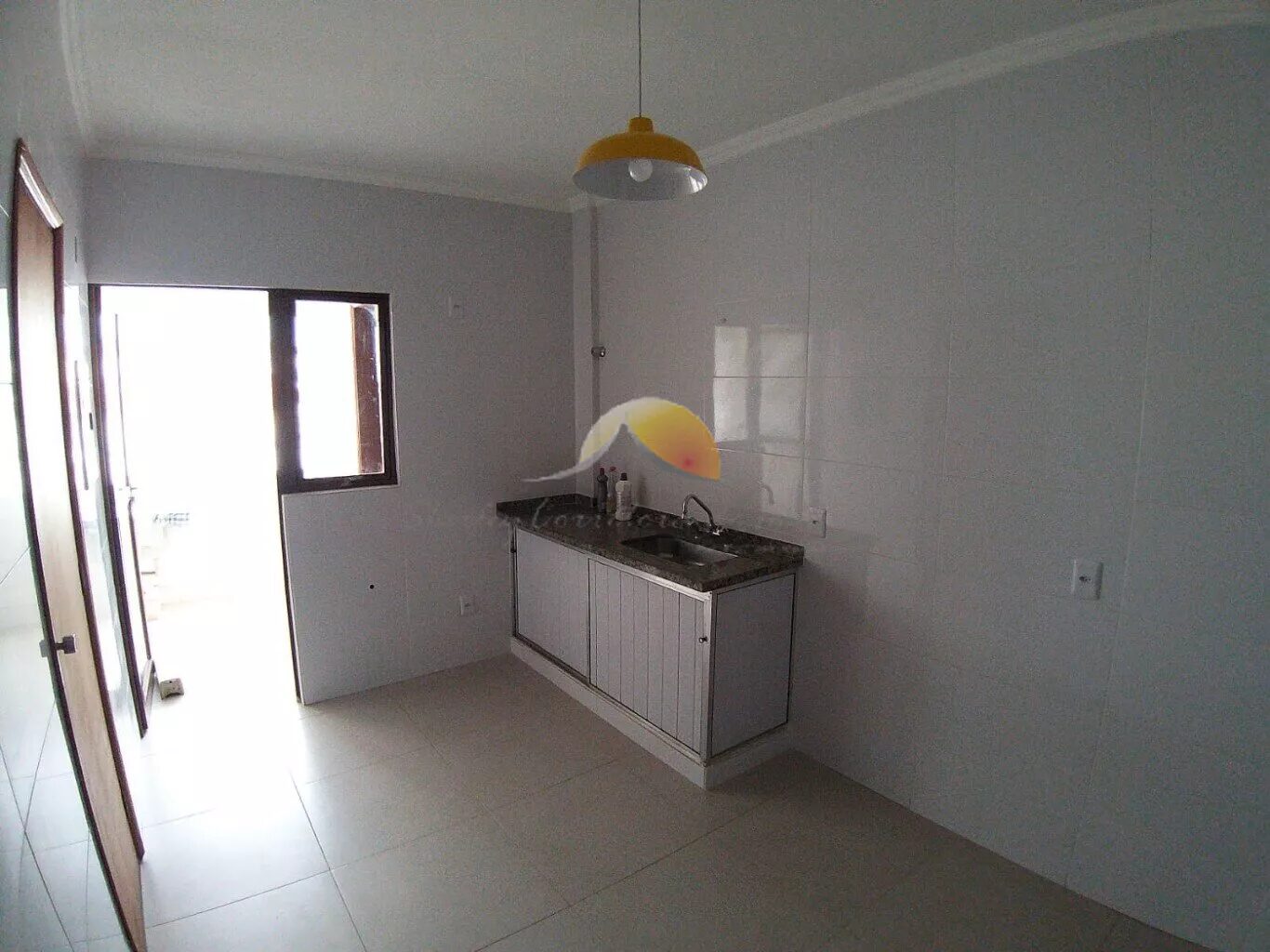 Foto 4 de Apartamento reformado de 2 quartos e 2 banheiros, São Vicente