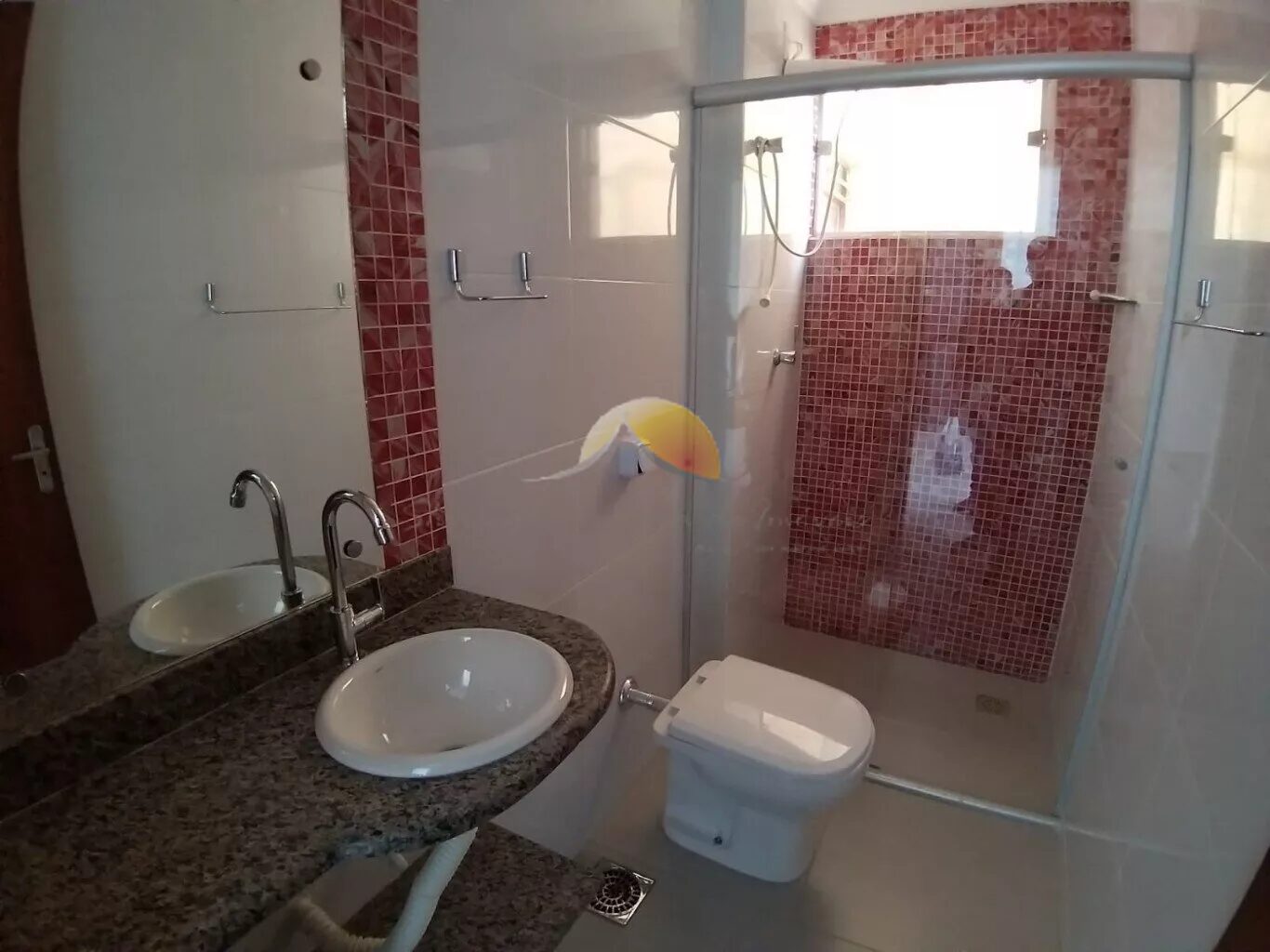 Foto 5 de Apartamento reformado de 2 quartos e 2 banheiros, São Vicente
