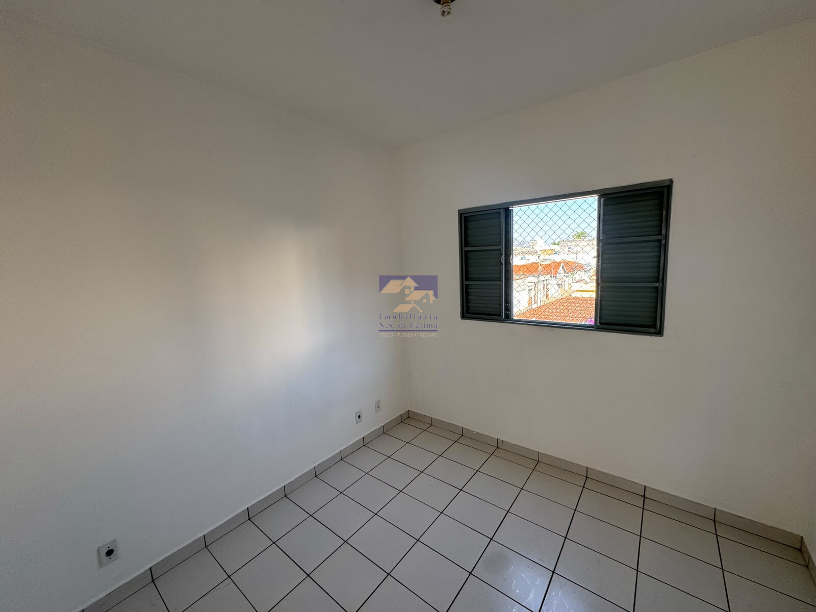 Foto 3 de Apartamento de 2 quartos com área de serviço e garagem, Varginha