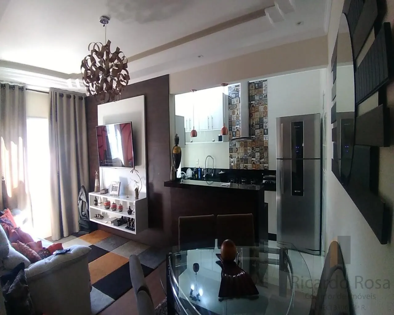 Foto 2 de Apartamento de 2 quartos (1 suíte) semimobiliado com varanda fechada, Varginha