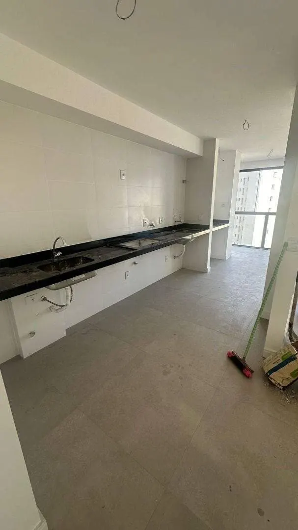Foto 3 de Apartamento de 2 suítes com 2 vagas e prédio com academia, Varginha