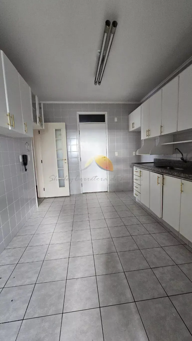 Foto 5 de Apartamento de 3 quartos (1 suíte) com portaria 24h, Centro