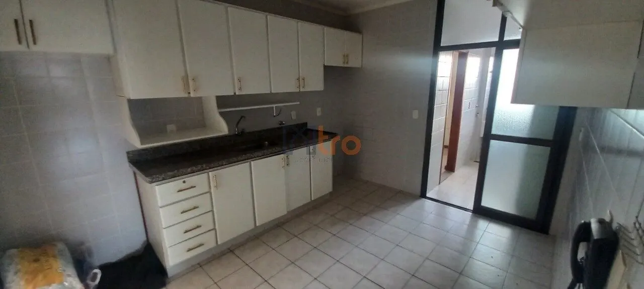 Foto 4 de Apartamento de 3 quartos (1 suíte) com 130 m² e vista para a cidade, Centro