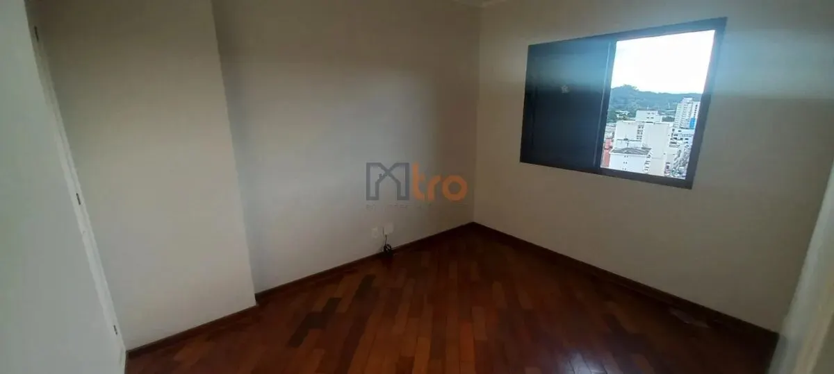 Foto 5 de Apartamento de 3 quartos (1 suíte) com 2 salas e sacada, Centro