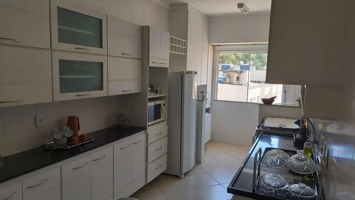 Foto 3 de Apartamento de 3 quartos (1 suíte) no 4º andar com cozinha ampla, Varginha