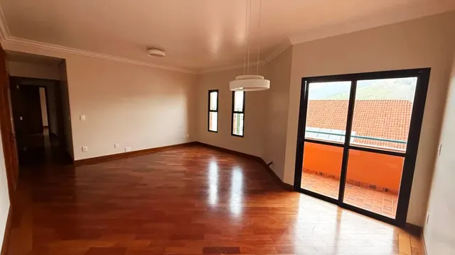 Foto 1 de Apartamento de 3 quartos (1 suíte) com sacada e piso de madeira, Varginha