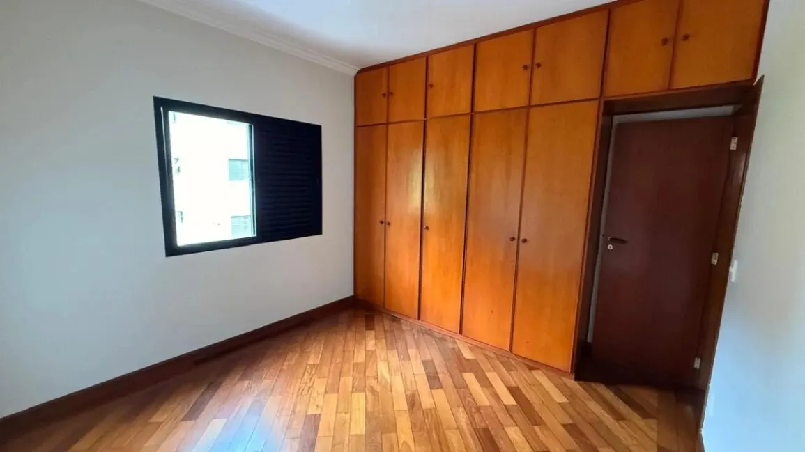 Foto 3 de Apartamento de 3 quartos (1 suíte) com sacada e piso de madeira, Varginha
