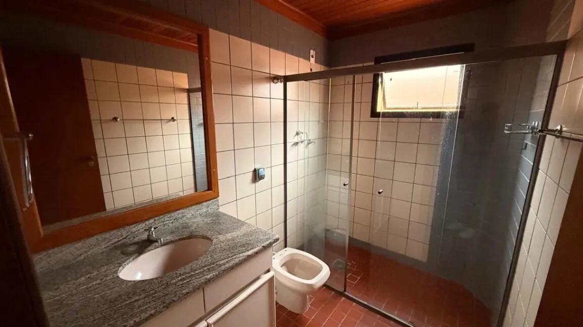 Foto 6 de Apartamento de 3 quartos (1 suíte) com sacada e piso de madeira, Varginha