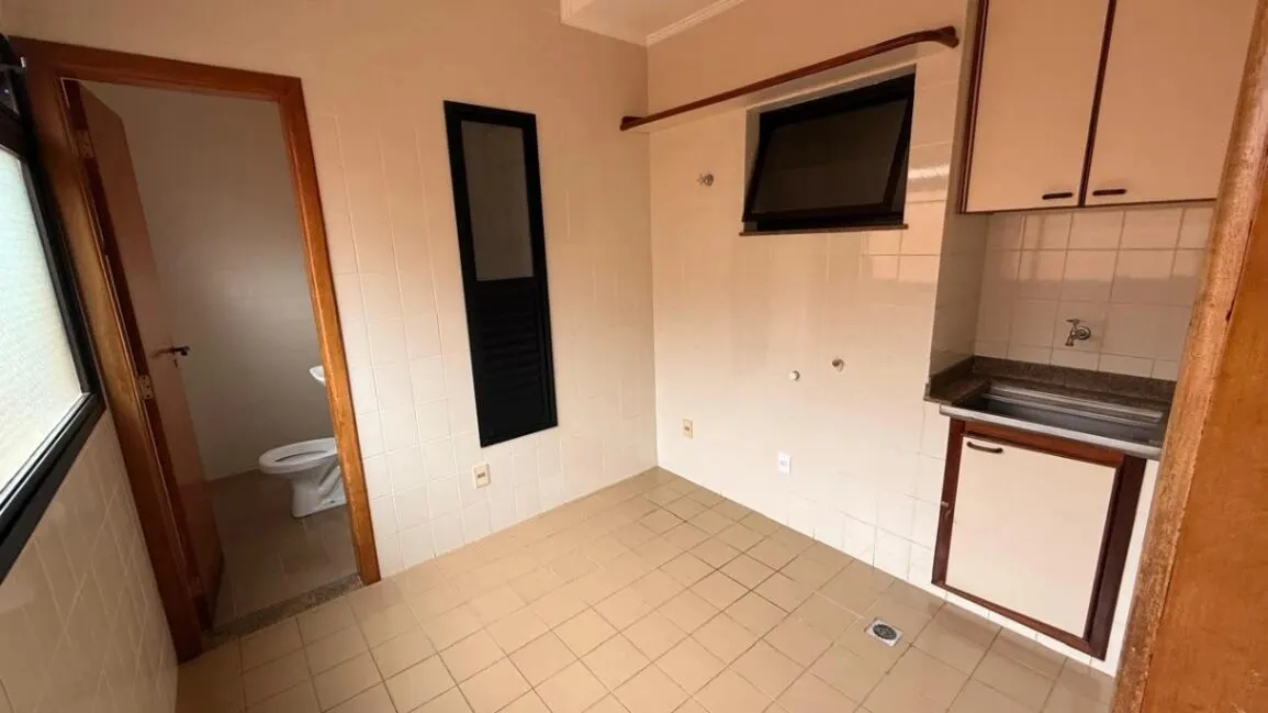 Foto 8 de Apartamento de 3 quartos (1 suíte) com sacada e piso de madeira, Varginha