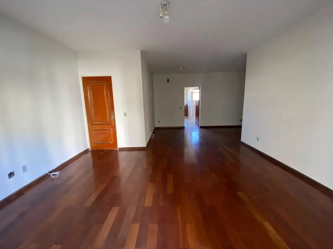 Foto 2 de Apartamento de 3 quartos (1 suíte) com sacada no Edifício Maria Virgínia Rennó, Centro