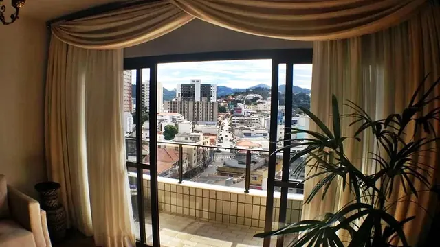 Foto 1 de Apartamento de 3 quartos (1 suíte) com varanda e vista, Centro