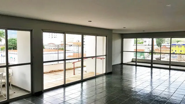 Foto 1 de Apartamento de 3 quartos (1 suíte) com sala ampla e terraço, Centro