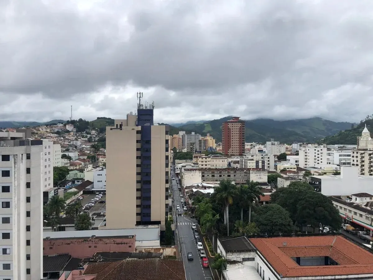 Foto 8 de Apartamento de 3 quartos (1 suíte) com sala ampla e terraço, Centro