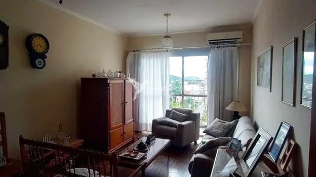 Apartamento de 3 quartos (1 suíte) com armários planejados e copa, Morro Chic