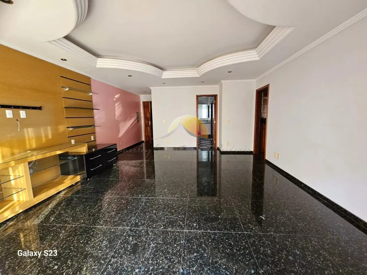 Foto 2 de Apartamento de 3 quartos (2 suítes) com sacada e 2 vagas, Varginha