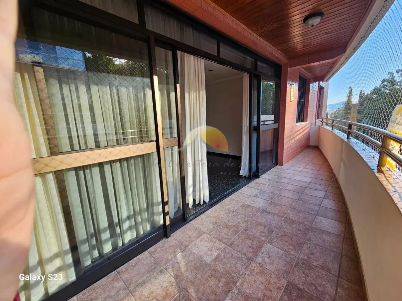 Foto 3 de Apartamento de 3 quartos (2 suítes) com sacada e 2 vagas, Varginha