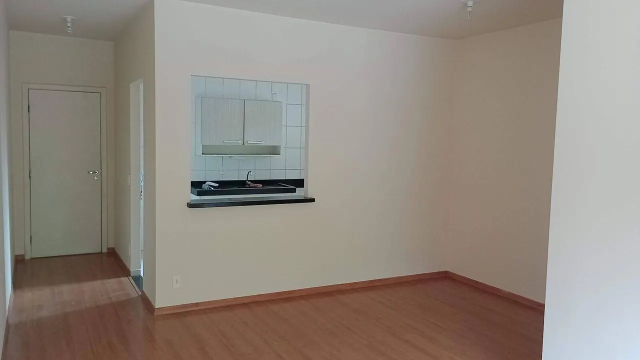 Foto 3 de Apartamento de 3 quartos com varanda e quintal, Varginha