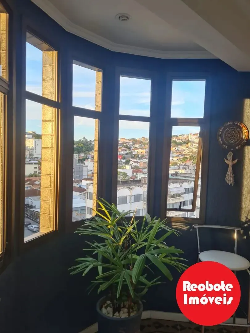 Foto 6 de Apartamento de 3 quartos (1 suíte) com varanda e vista para a serra na Praça Teodomiro Santiago, Centro