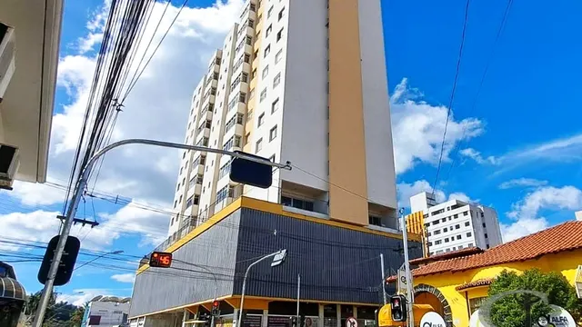 Foto 1 de Apartamento de 3 quartos (1 suíte) em prédio com elevador, Centro