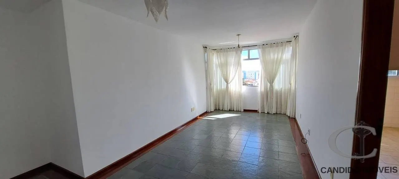 Foto 3 de Apartamento de 3 quartos (1 suíte) em prédio com elevador, Centro