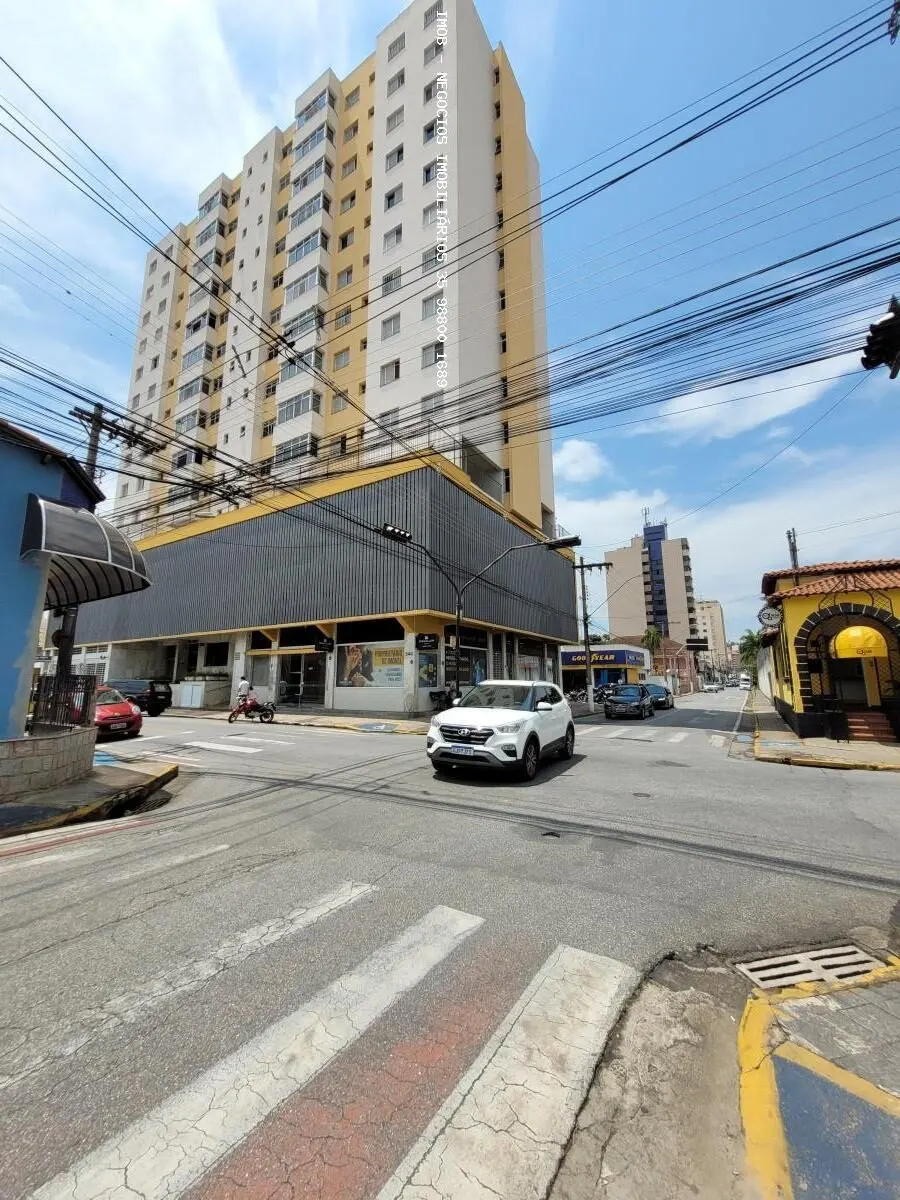 Foto 2 de Apartamento reformado de 3 quartos (1 suíte) no Edifício Dona Fidoka, Centro