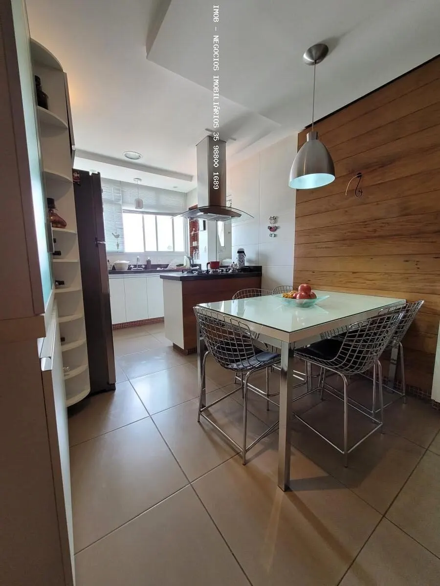 Foto 3 de Apartamento reformado de 3 quartos (1 suíte) no Edifício Dona Fidoka, Centro