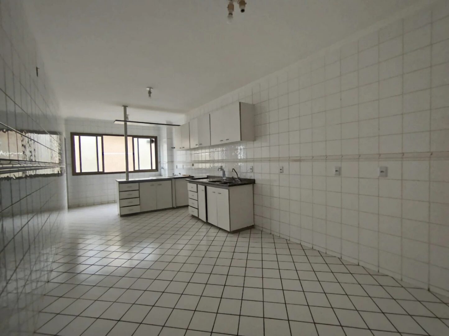 Foto 3 de Apartamento de 3 quartos (1 suíte) com sacada e 2 vagas, Varginha
