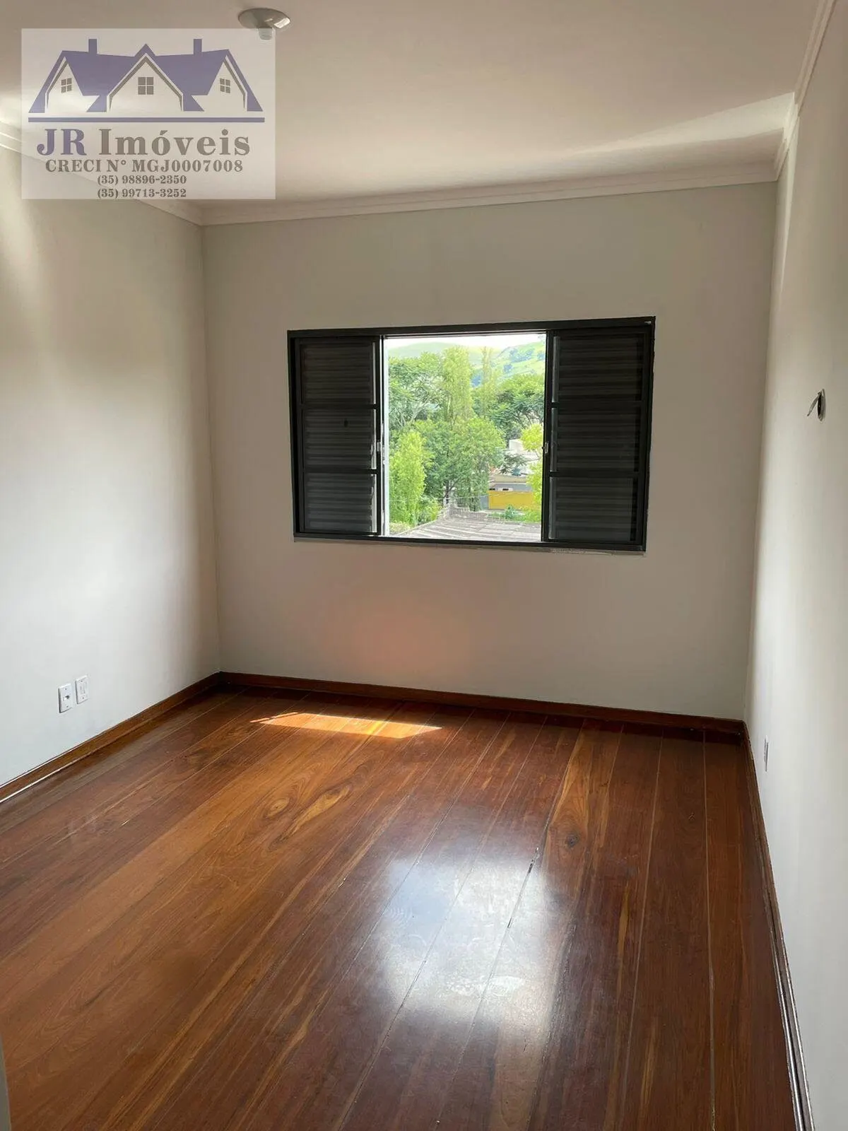 Foto 3 de Apartamento de 4 quartos (1 suíte com hidromassagem) e lareira, Rodovia