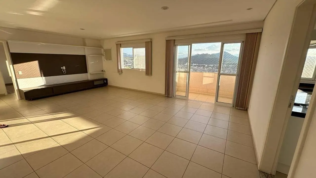 Foto 2 de Apartamento de 4 quartos (2 suítes) com 3 vagas e piscina, Morro Chic