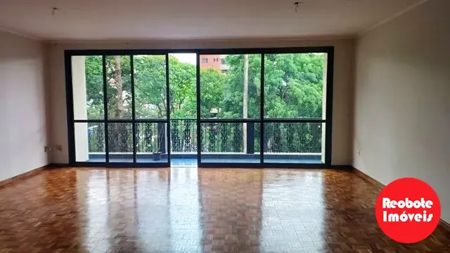 Foto 1 de Apartamento de 4 quartos (2 suítes) com sacada e vista para a praça, Centro