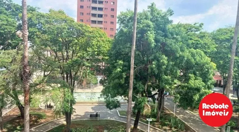 Foto 2 de Apartamento de 4 quartos (2 suítes) com sacada e vista para a praça, Centro