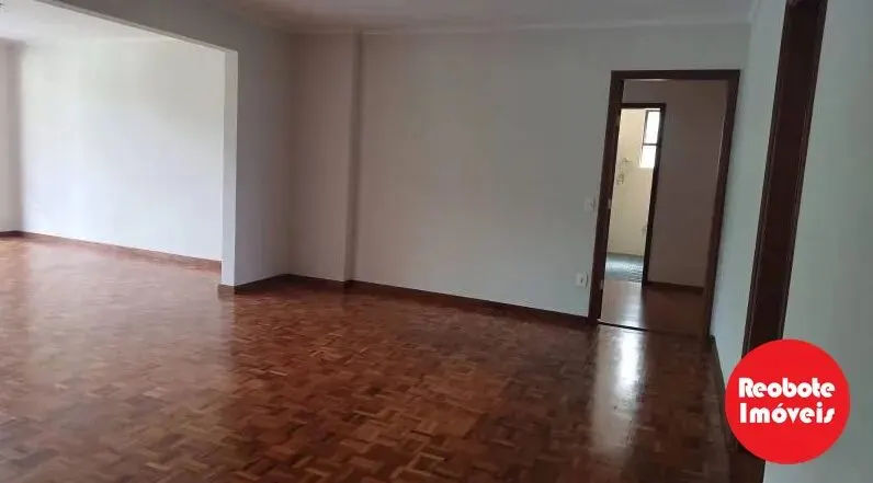 Foto 5 de Apartamento de 4 quartos (2 suítes) com sacada e vista para a praça, Centro