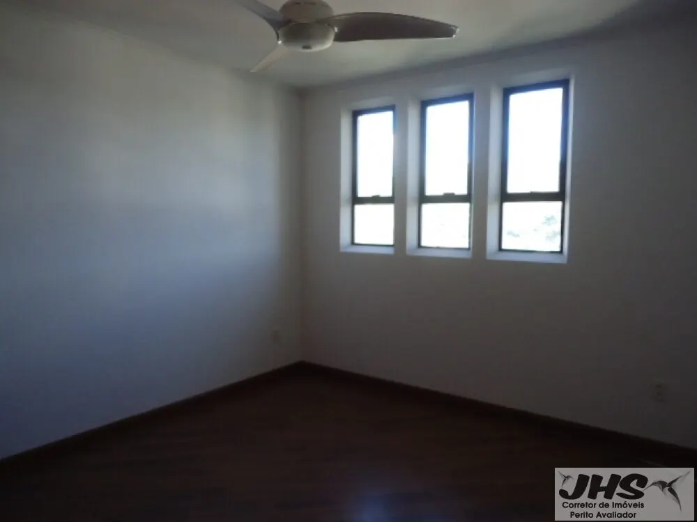 Foto 7 de Apartamento de 4 quartos (2 suítes com closet) com sacada e vista para a praça, Centro