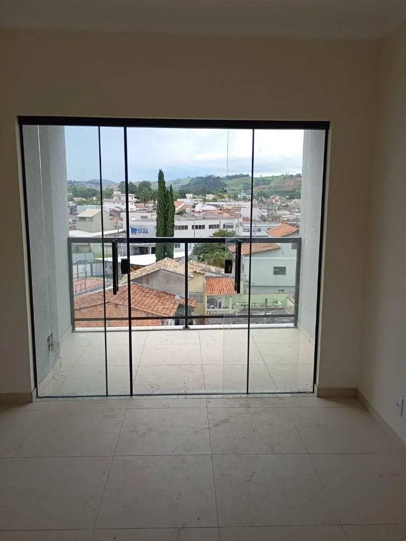 Foto 2 de Apartamento novo de 2 quartos (1 suíte) com elevador e vaga, Morro Chic