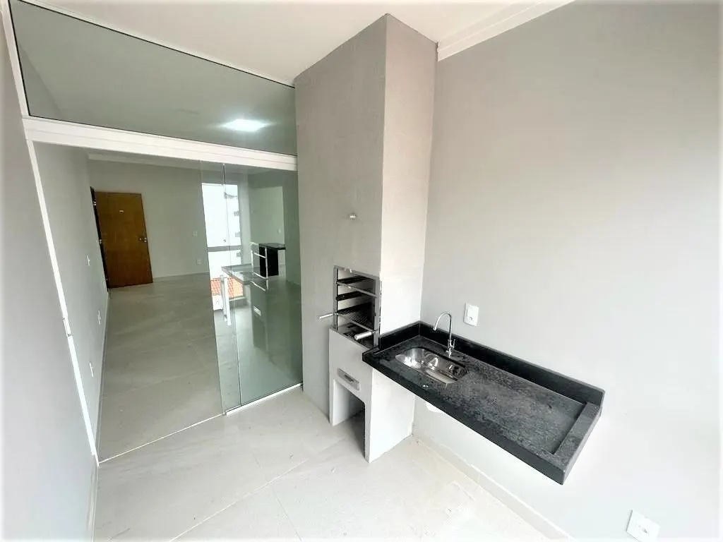 Foto 2 de Apartamento novo de 2 quartos (1 suíte) com varanda gourmet, Morro Chic