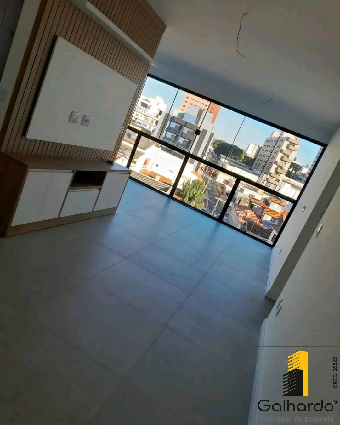 Foto 2 de Apartamento novo de 2 suítes com varanda gourmet, Centro