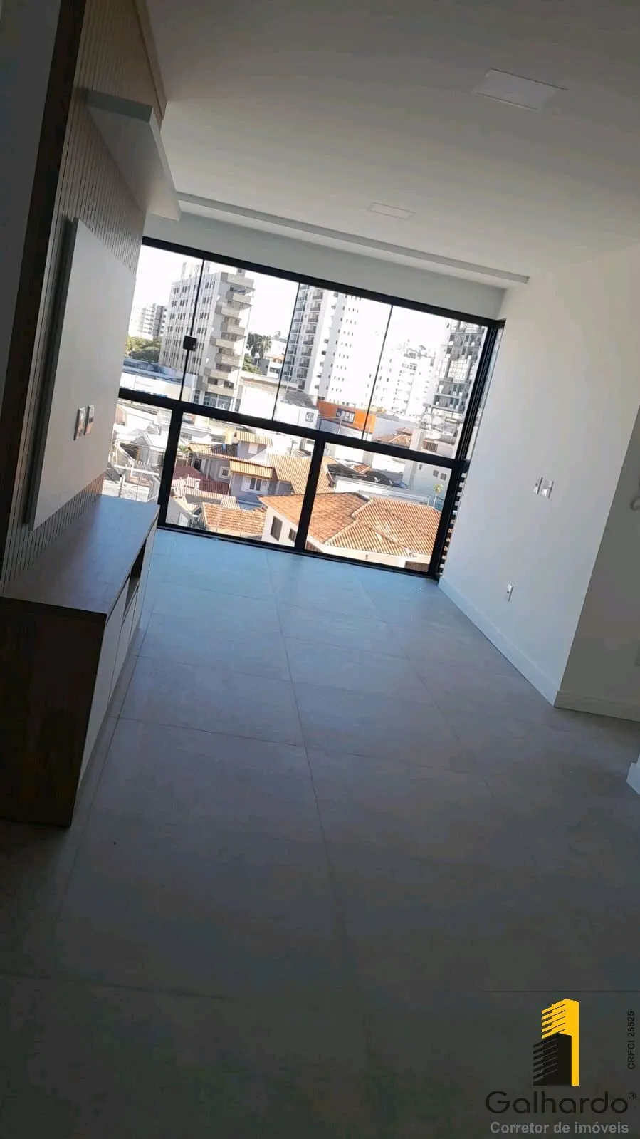 Foto 3 de Apartamento novo de 2 suítes com varanda gourmet, Centro