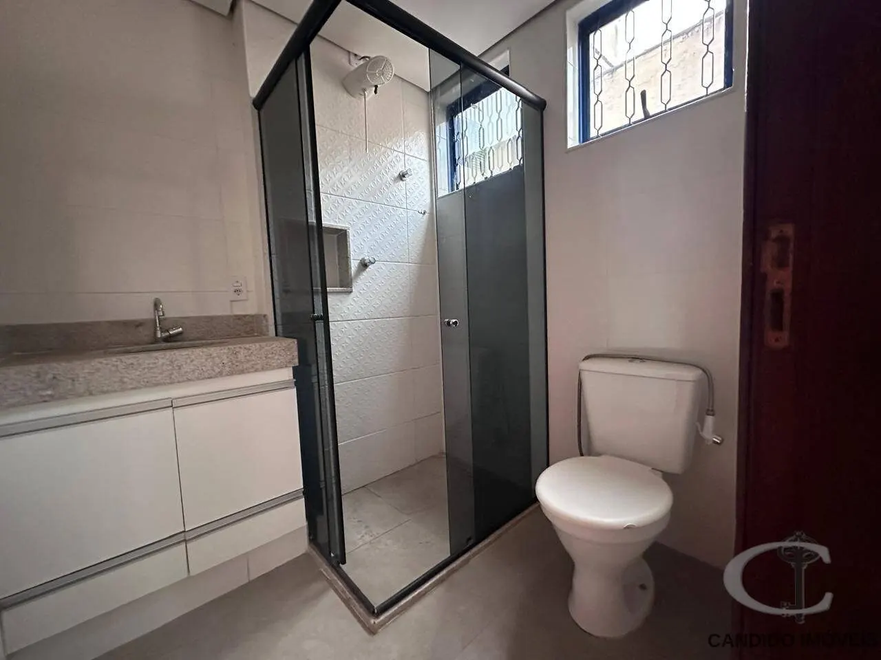 Foto 3 de Apartamento reformado de 2 quartos (1 suíte) no Condomínio Dona Norma, Varginha