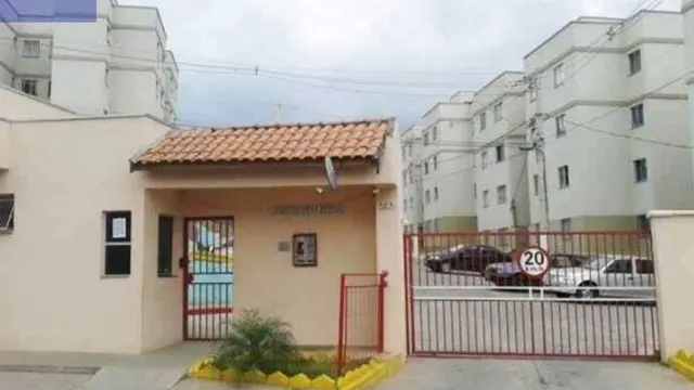 Apartamento térreo de 2 quartos em condomínio fechado, Nações