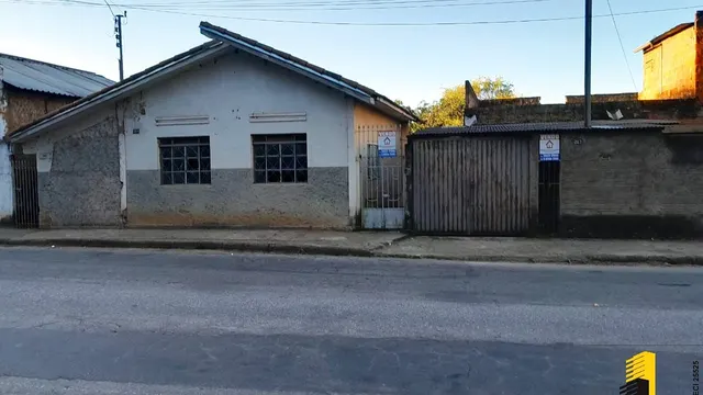 Foto 1 de Área de 495 m² com casa antiga, ideal para galpão, São Sebastião