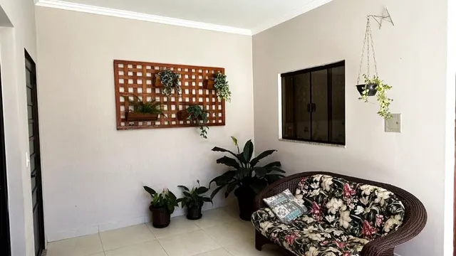 Foto 1 de Casa de seis quartos e garagem para nove carros na Medicina