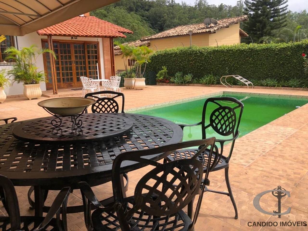 Foto 2 de Casa de 3 quartos e 333 m² no Pinheirinho