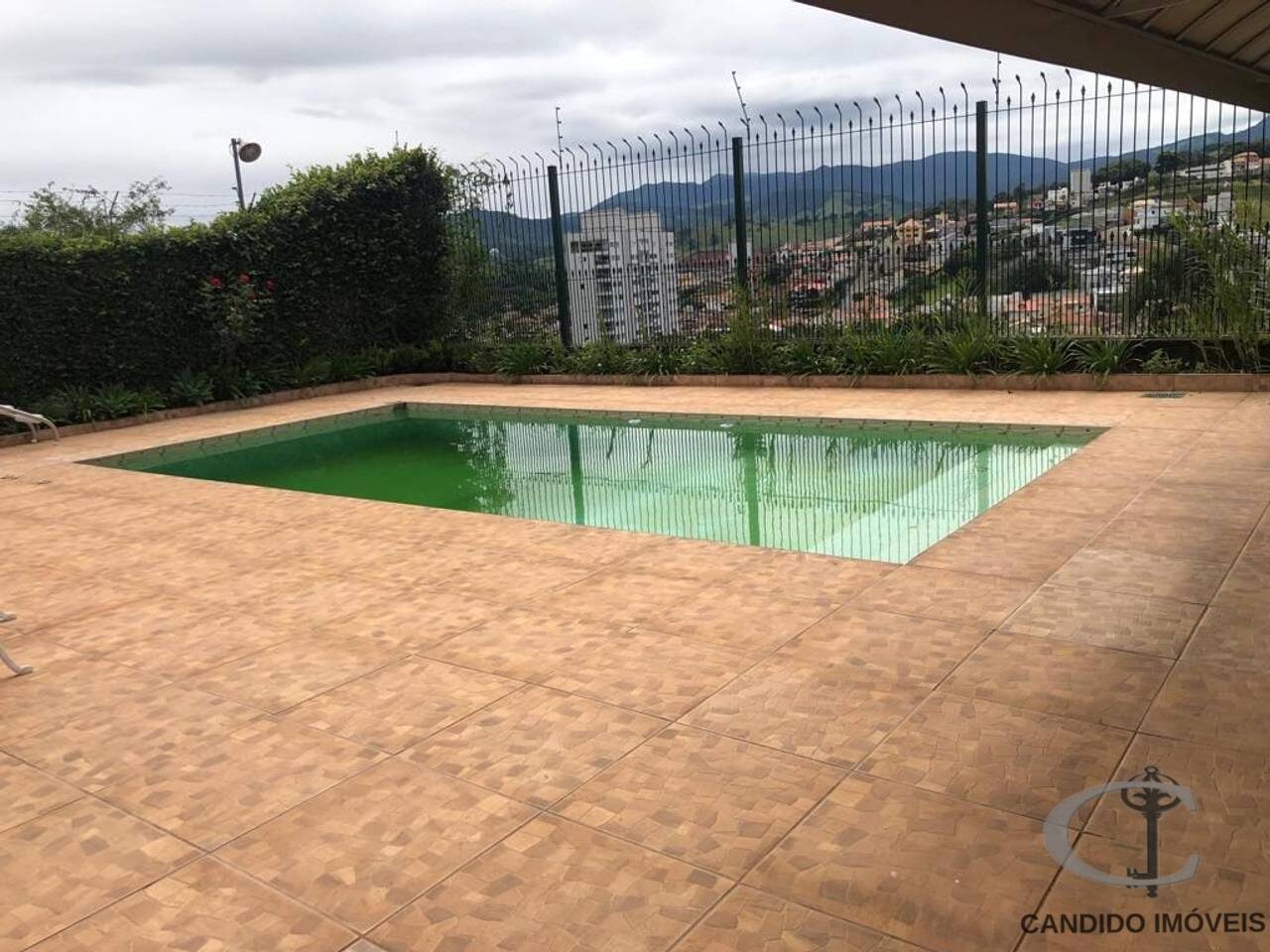 Foto 3 de Casa de 3 quartos e 333 m² no Pinheirinho