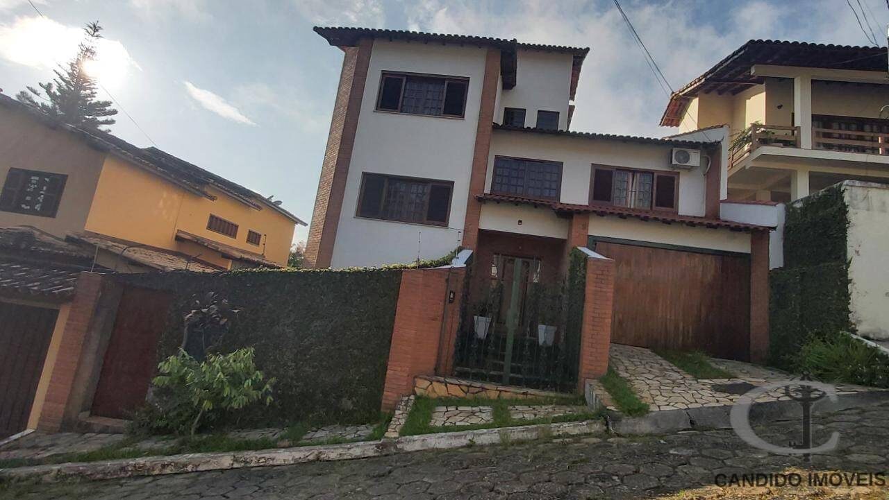 Foto 4 de Casa de 3 quartos e 333 m² no Pinheirinho