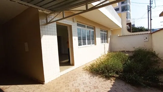 Parte térrea de casa no Centro