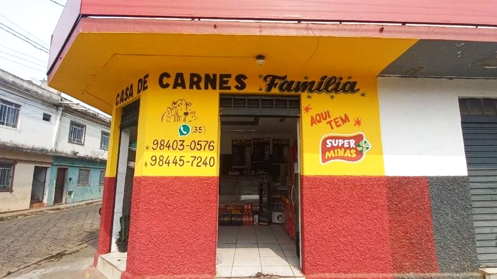Casa, ponto comercial e kitnet com 218 m² anunciados