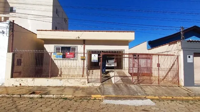 Casa de 3 quartos com quintal em São Vicente