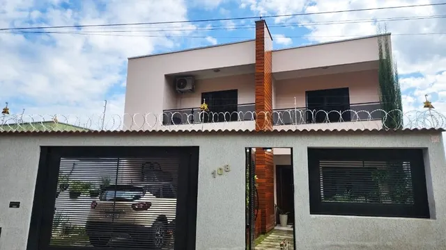 Foto 1 de Casa com três suítes e área gourmet na Medicina